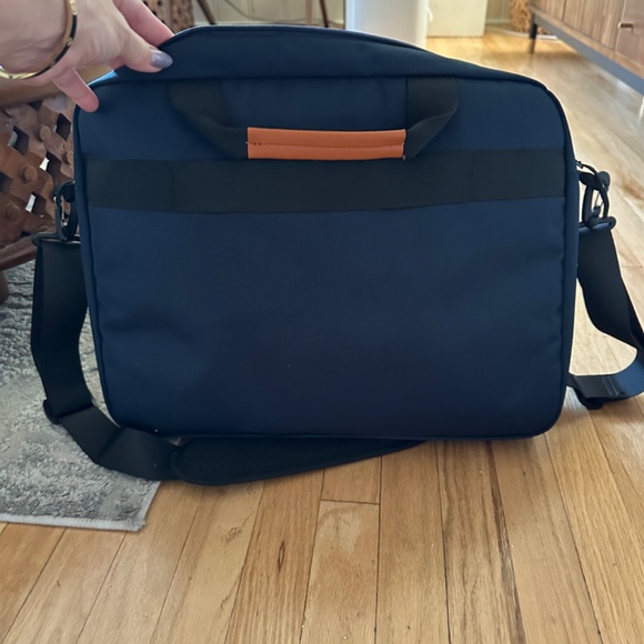 Tomtoc 360 Protective Laptop Shoulder Bag - Picture 9 of 11
